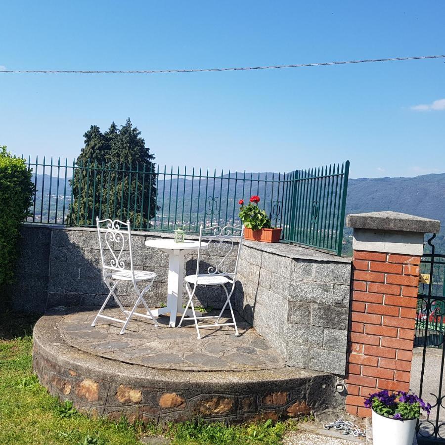 Villa Le Vignole Ameno Exteriör bild