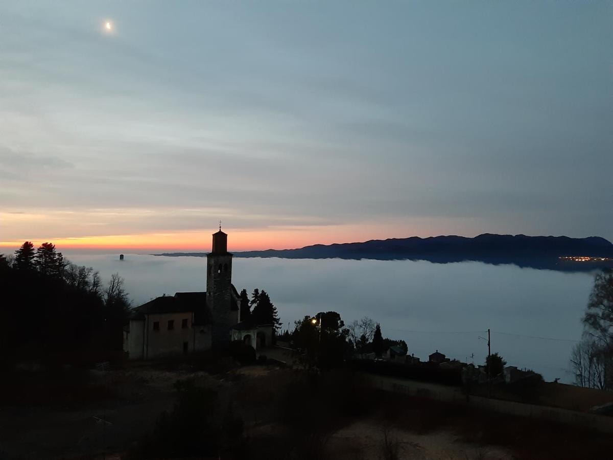 Villa Le Vignole Ameno Exteriör bild