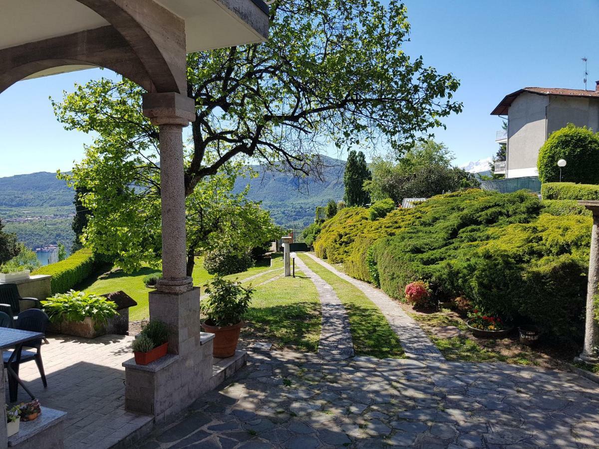 Villa Le Vignole Ameno Exteriör bild
